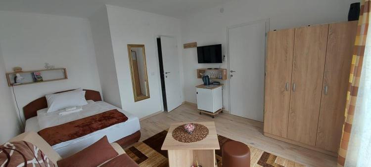 Fenix Apartment & Rooms Vinci المظهر الخارجي الصورة